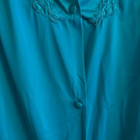 Vanity Fair M Nylon Robe Opaque Button Front Collar 3/4" Sleeve Satin Trim 40" - Picture 5 of 6